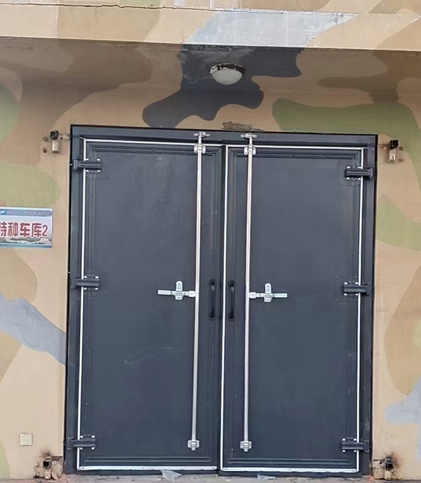 洛浦工业平开门