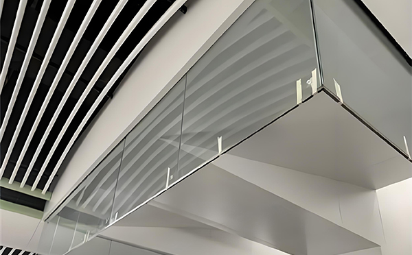 洛浦玻璃挡烟垂壁