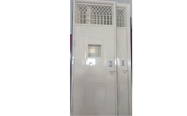 洛浦学校教室门