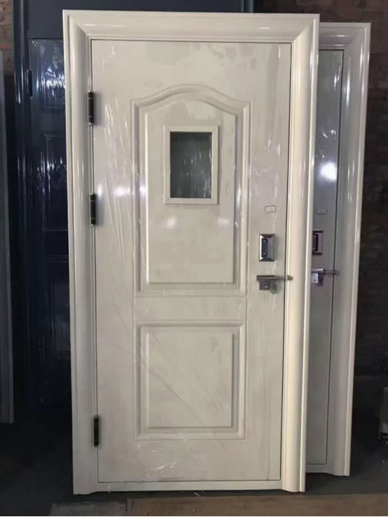 洛浦学校教室门