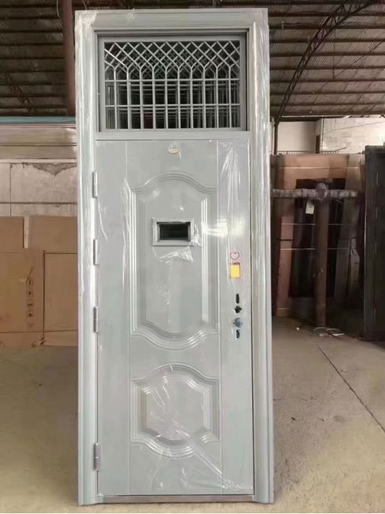 洛浦学校教室门