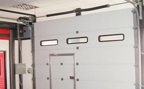 洛浦工业提升门的安装方法