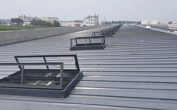 某中学室内体育馆洛浦排烟窗改造项目