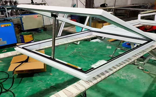 某地下车库出入口洛浦排烟窗配置工程