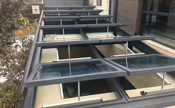 某轨道交通车辆维修车间洛浦排烟窗应用